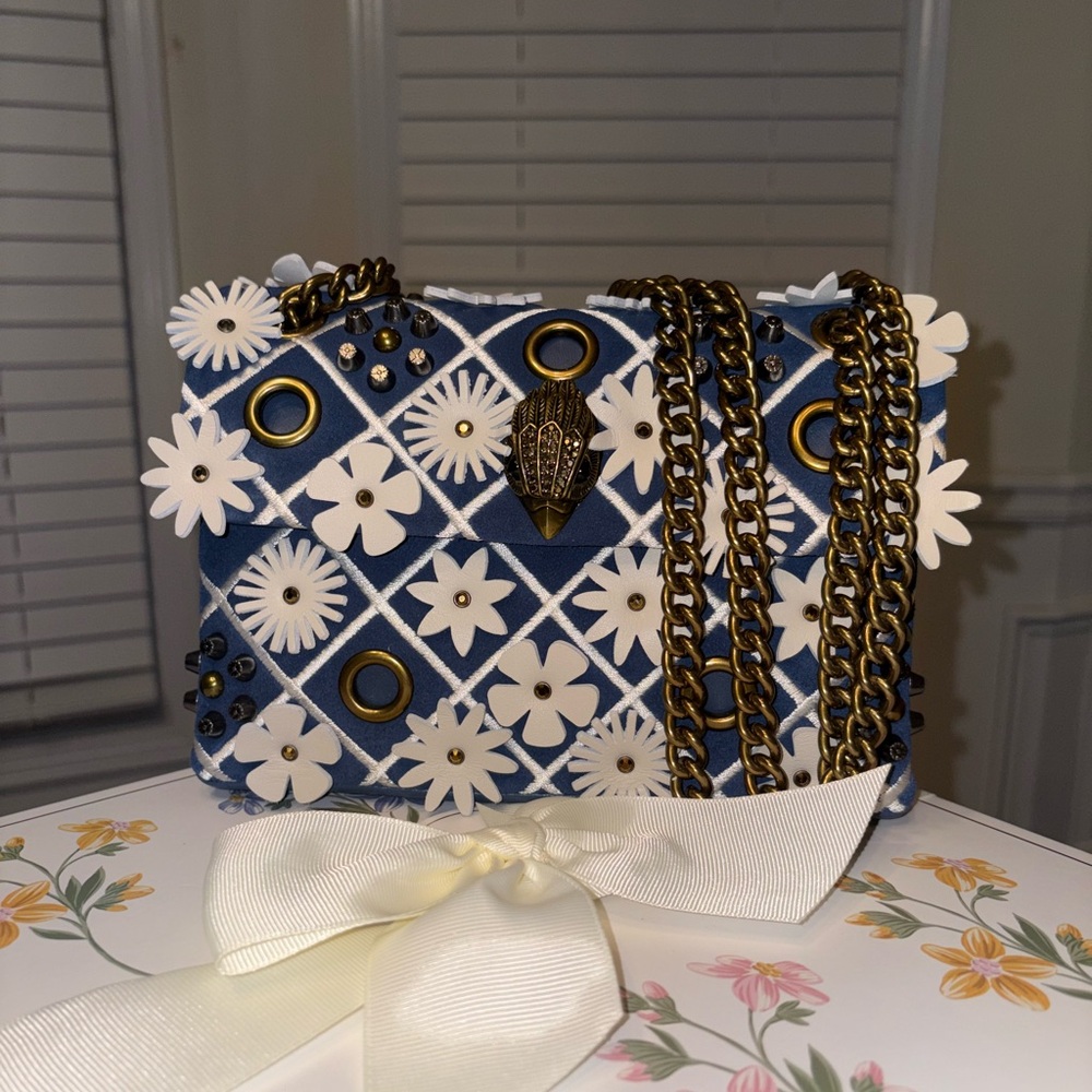 She🌻Bloomed Purse🦋 - Picture 3 of 10